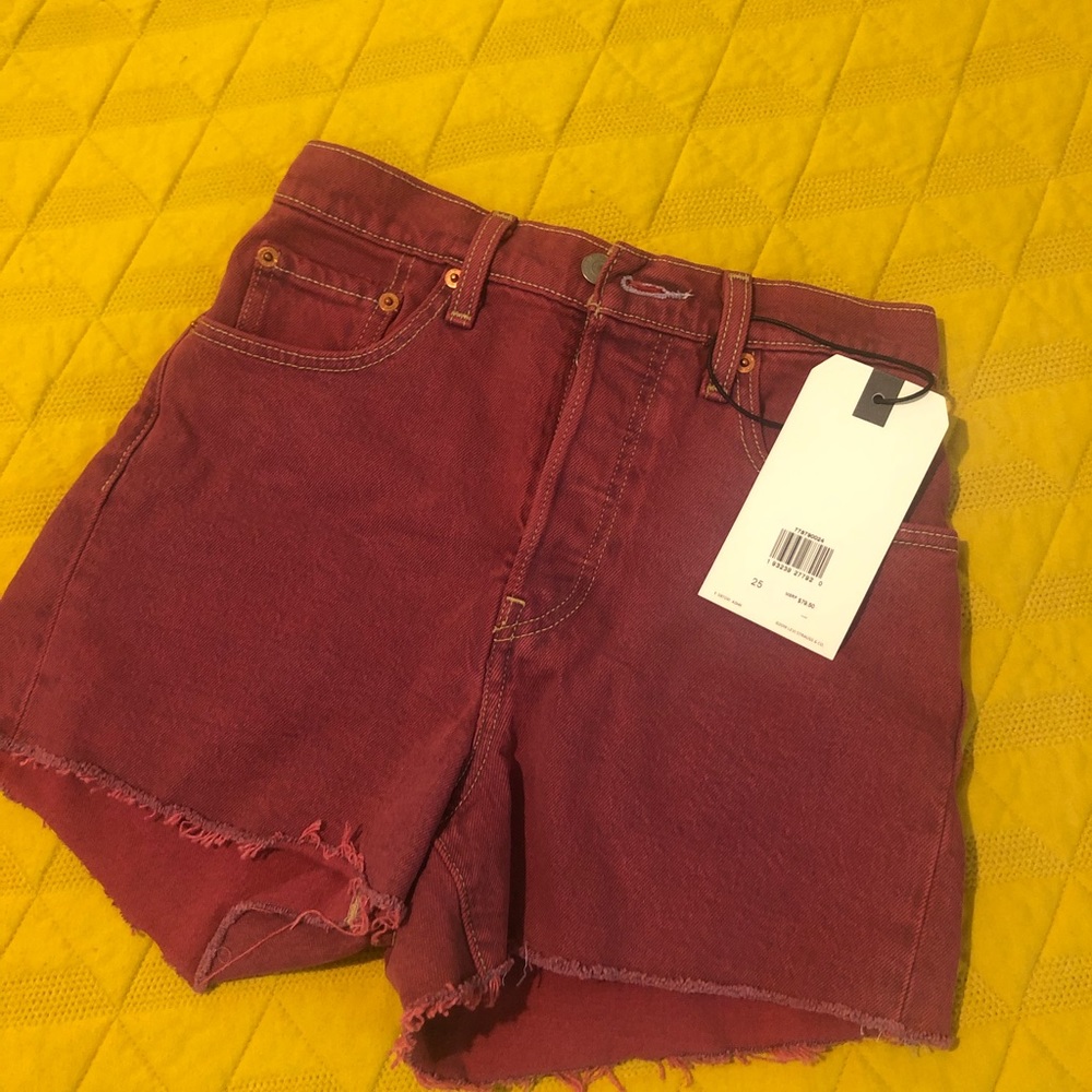 Levi’s Ribcage Womens Shorts